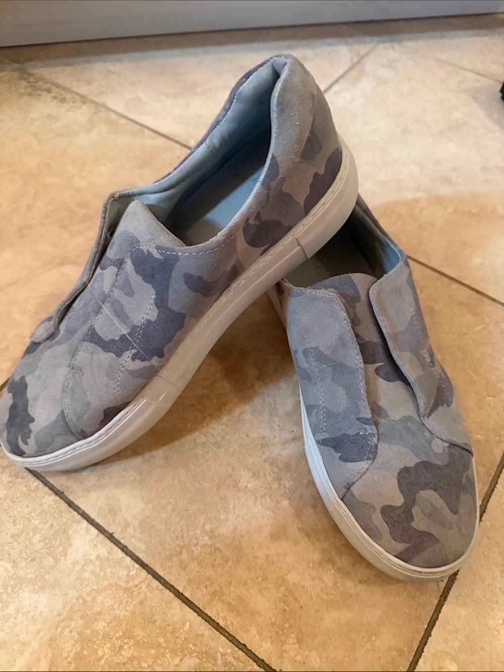 Size 10 J Slides